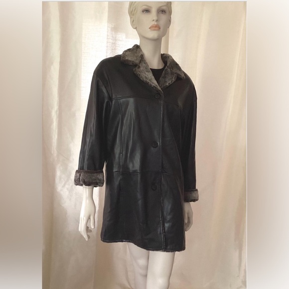 Danier Black Leather and faux fur reversible coat - Picture 1 of 10